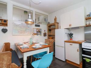 2 Brook Cottages