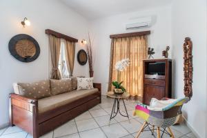 Sunrock Suites - Villa Menexes