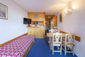 Beau Studio Lauzieres 11 Arc