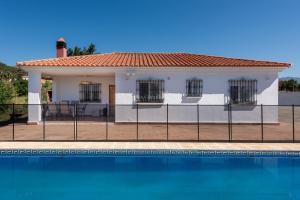 Casa con piscina La Madriguera