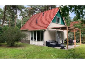 Forest Villa in Markelo with Sunny Garden