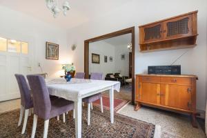 Grosszügiges Ferienhaus mit Wald