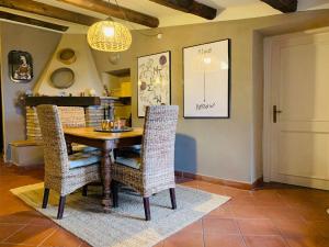 The Nest, Hamlet In Tuscany