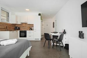 Apartment Aura