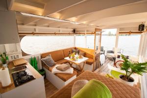 Hausboot Saturn
