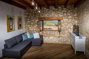 Villa Stone Walls with Jacuzzi