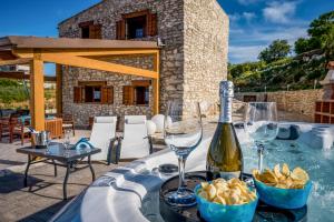 Villa Stone Walls with Jacuzzi