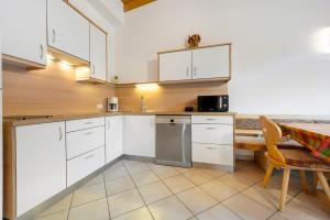 Apartments Antersi Robbi