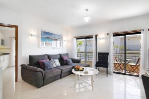 Flat with Pool Marina and Sea View
