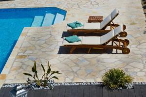 House with private pool