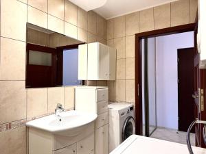Chrobrego 19a Apartment - Self check-in 20h - parking