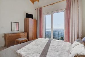 Dorothea Apartment in Chlomos