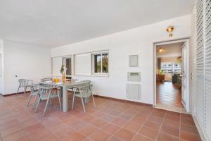 1H Apt Narciso