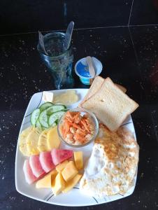 SAHA SURF CAMP whisk point