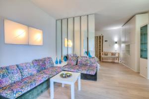 Casa Emma With Sea Glimpse - Happy Rentals