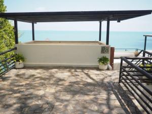 P8 Cliff House Stunning Seaview