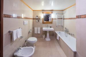 Double or Twin Room with Canal View room in All’Angelo Art Hotel