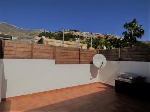 Adosado a un paso del mar 1681