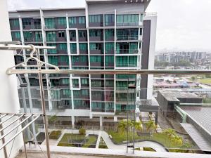 3R3B-Vivacity Megamall Jazz suite 2-City View-8Pax-JR166