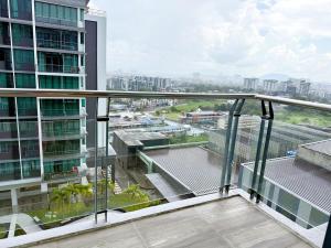 3R3B-Vivacity Megamall Jazz suite 2-City View-8Pax-JR166