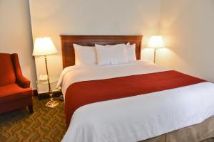 King Room - Hotel room in Penn Wells Hotel