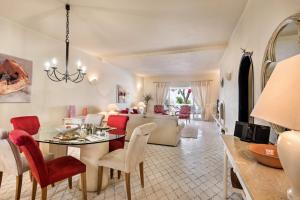 Mng Elliott71