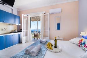 Tasoula Studio with sea view 5
