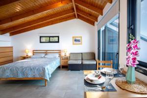 The Wave House - Oceanfront