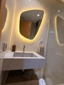 Authentic Deluxe Apartment - Rabat Hassan - Free parking & AirC & Internet