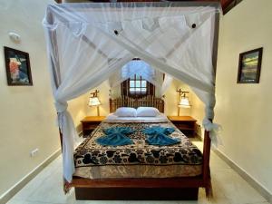 Zen Villa 1 - Three bedroom Luxury Villa with Private Garden -Playa Chiquita