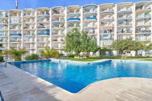 Poolside Apartment Nerja