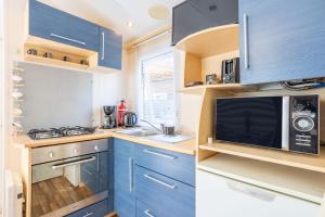 Camping à 300m de la plage La Pege