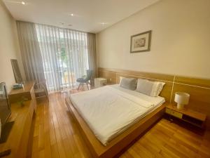 Erik Private Room With Balcony