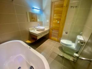 Erik Private Room With Balcony