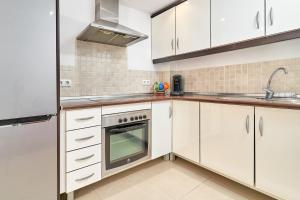 1 bed apartment with sea view