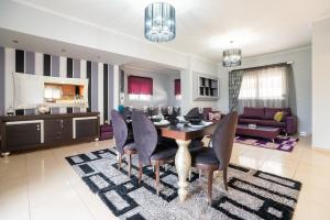 Rafaelas House 2