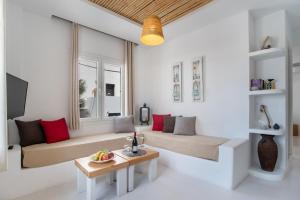 Helmos Family Studio