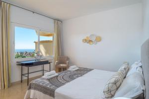 Elveria Hills excellent views