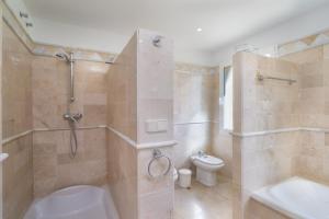 Elveria Hills excellent views