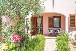 Sardegna Budoni giardino e Jacuzzi