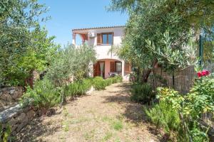 Sardegna Budoni giardino e Jacuzzi