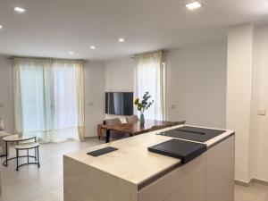 Frontal Centro Internacional A123