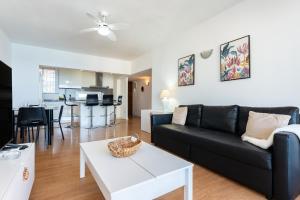 2 Bed 1 Bath Very Bright Apt