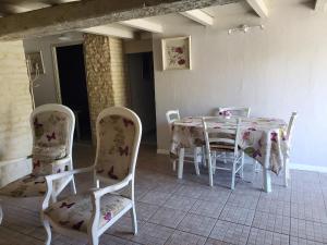 Gite Romantique de Type Charentais