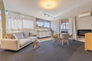 Terra Nova Penthouse