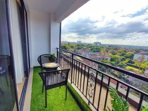 stunning two bedroom apartment with ample parking space, heated swimming pool fully equipped gym and amazing city views