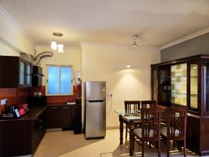 Aloha on the Ganges hotel Rishikesh tapovan guruji apartment