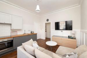 Stylish West End 1-Bed - Prime Location