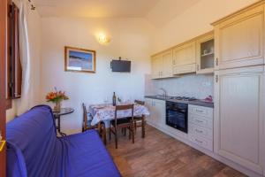 Casa Ginestre piscina e vista mare