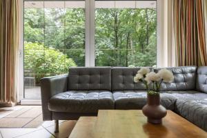 Bosvilla op privéterrein, zwembad, sauna &speeltuin, 16 pers Veluwe